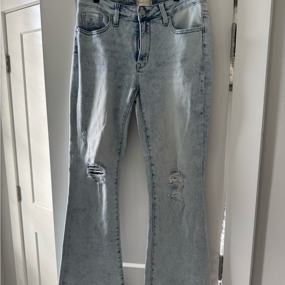 Altar’d State Light Blue Distressed Women's Jeans - NWOT